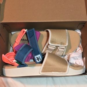 NWT Adidas originals Adilette Sandal 4.0